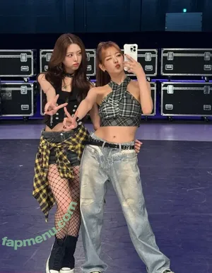 Yeji / Hwang Ye-ji / ITZY (예지 / yezyizhere nude photo #0266