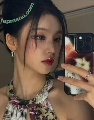 Yeji / Hwang Ye-ji / ITZY (예지 / yezyizhere nude photo #0273