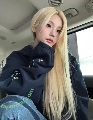 Yeji / Hwang Ye-ji / ITZY (예지 / yezyizhere nude photo #0436