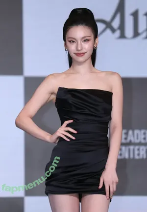 Yeji / Hwang Ye-ji / ITZY (예지 / yezyizhere nude photo #0449