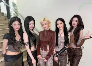 Yeji / Hwang Ye-ji / ITZY (예지 / yezyizhere nude photo #0486