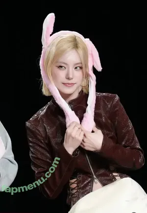 Yeji / Hwang Ye-ji / ITZY (예지 / yezyizhere nude photo #0499