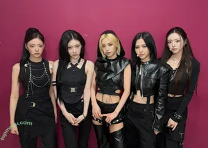 Yeji / Hwang Ye-ji / ITZY (예지 / yezyizhere nude photo #0505