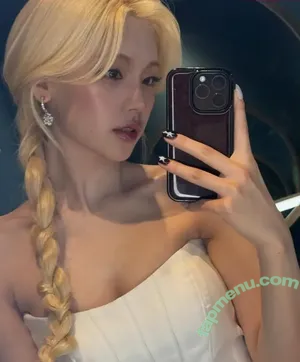 Yeji / Hwang Ye-ji / ITZY (예지 / yezyizhere nude photo #0558