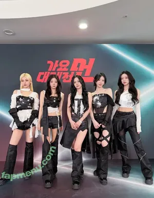 Yeji / Hwang Ye-ji / ITZY (예지 / yezyizhere nude photo #0576