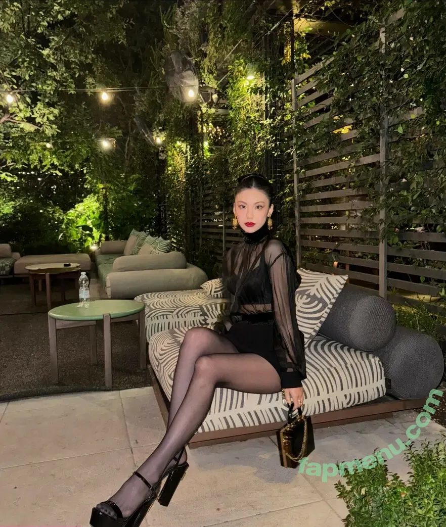 Yeji nude photo #0004 (Hwang Ye-ji / ITZY (예지 / yezyizhere)