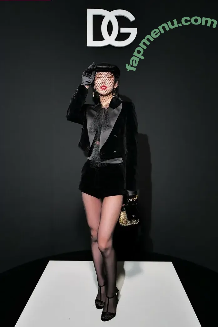 Yeji nude photo #0005 (Hwang Ye-ji / ITZY (예지 / yezyizhere)