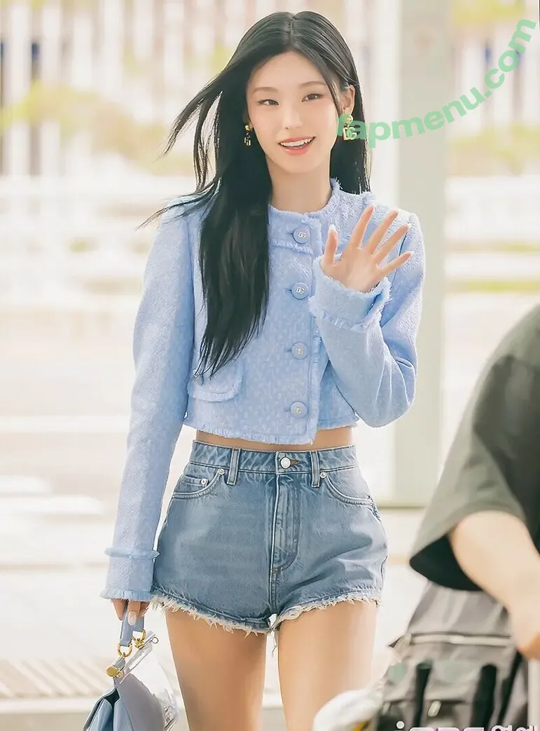 Yeji nude photo #0014 (Hwang Ye-ji / ITZY (예지 / yezyizhere)