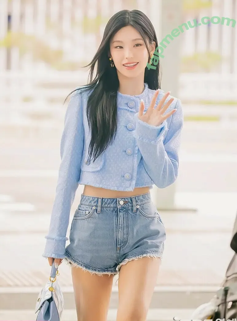 Yeji nude photo #0015 (Hwang Ye-ji / ITZY (예지 / yezyizhere)