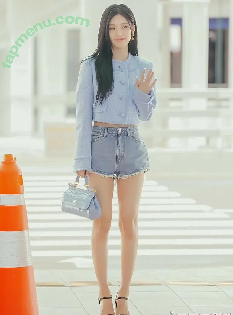 Yeji nude photo #0035 (Hwang Ye-ji / ITZY (예지 / yezyizhere)