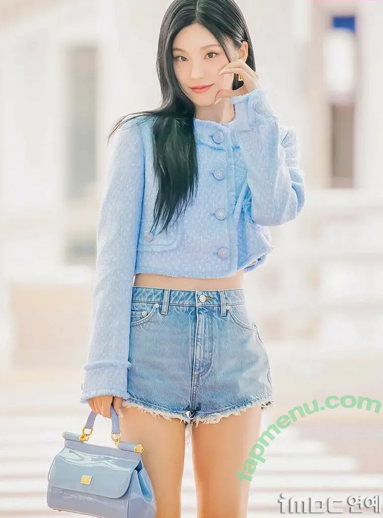 Yeji nude photo #0036 (Hwang Ye-ji / ITZY (예지 / yezyizhere)