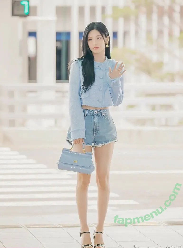 Yeji nude photo #0041 (Hwang Ye-ji / ITZY (예지 / yezyizhere)