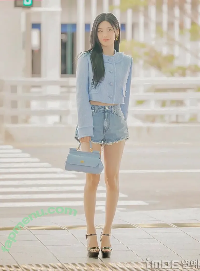 Yeji nude photo #0042 (Hwang Ye-ji / ITZY (예지 / yezyizhere)