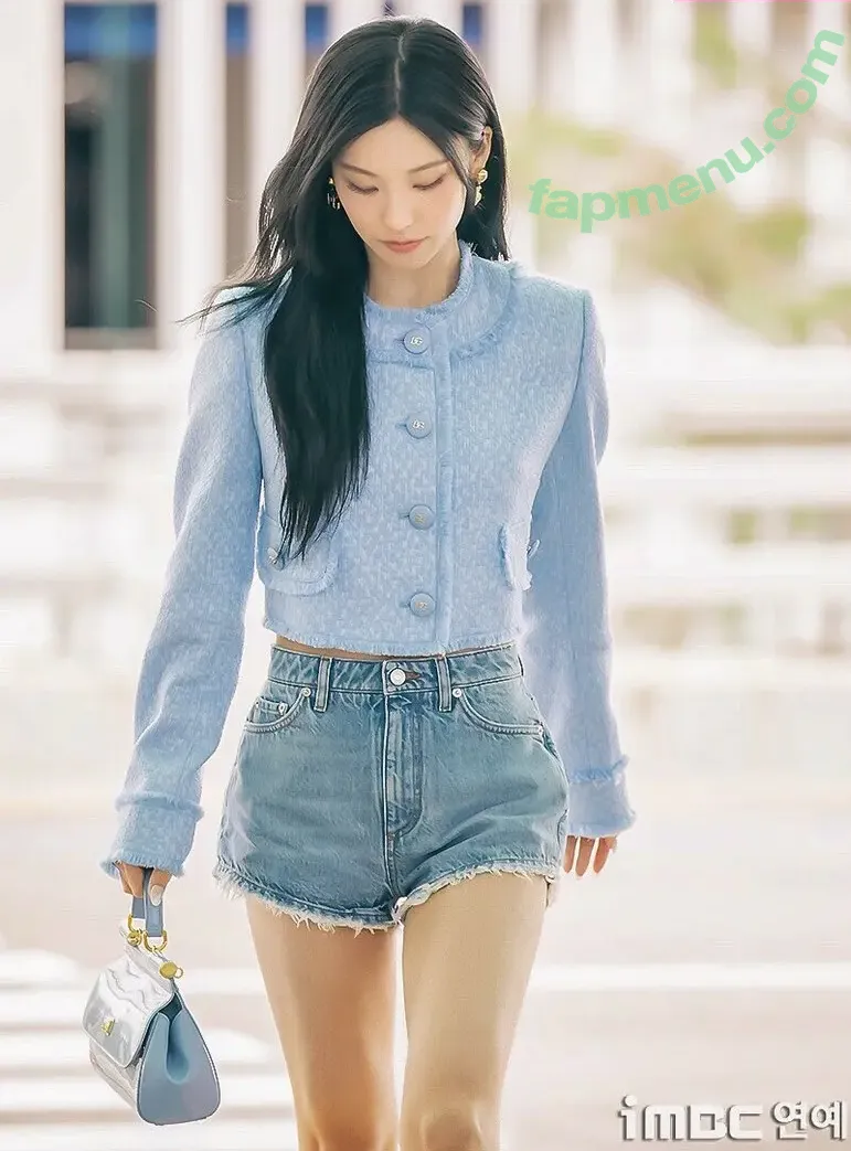 Yeji nude photo #0044 (Hwang Ye-ji / ITZY (예지 / yezyizhere)
