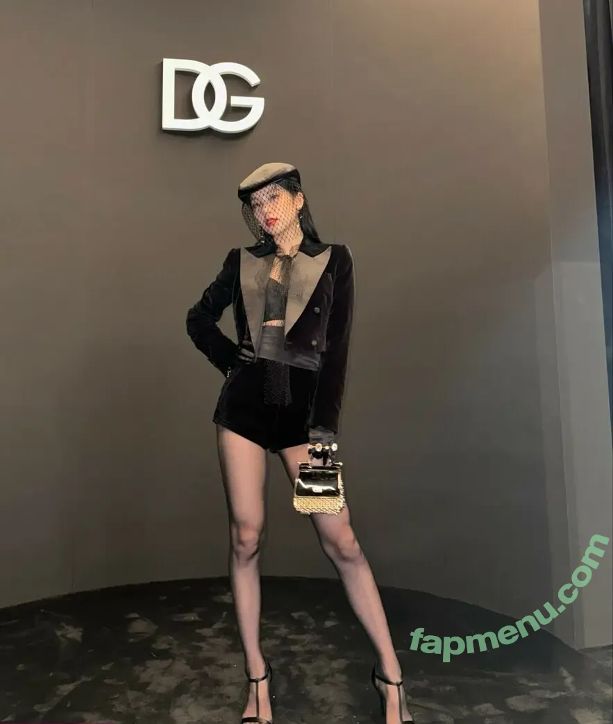 Yeji nude photo #0051 (Hwang Ye-ji / ITZY (예지 / yezyizhere)
