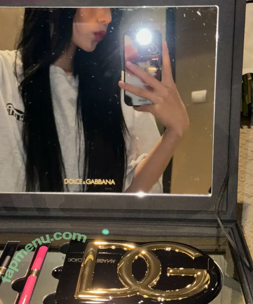 Yeji nude photo #0070 (Hwang Ye-ji / ITZY (예지 / yezyizhere)