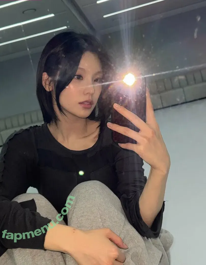 Yeji nude photo #0102 (Hwang Ye-ji / ITZY (예지 / yezyizhere)
