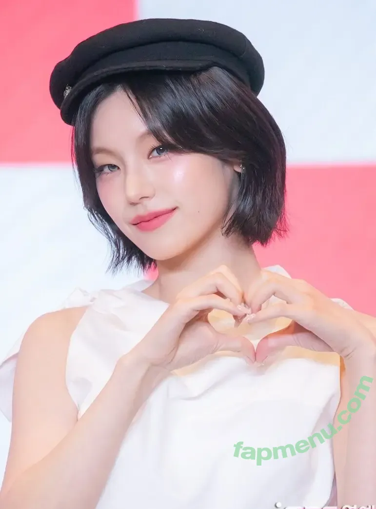 Yeji nude photo #0151 (Hwang Ye-ji / ITZY (예지 / yezyizhere)
