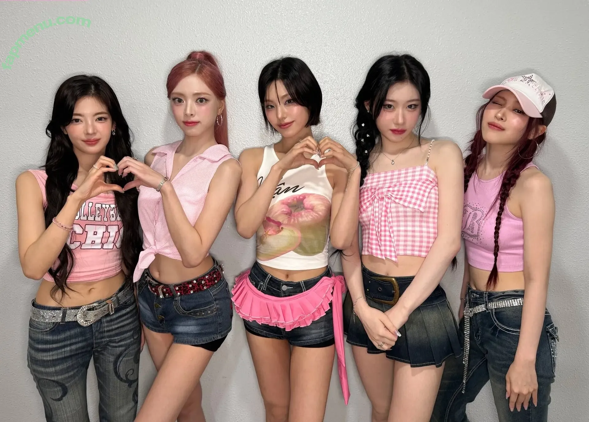 Yeji nude photo #0180 (Hwang Ye-ji / ITZY (예지 / yezyizhere)