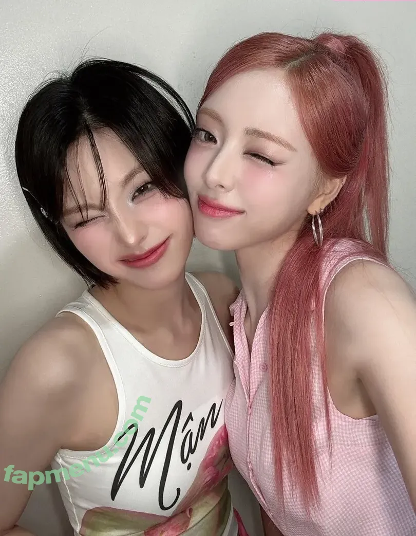 Yeji nude photo #0185 (Hwang Ye-ji / ITZY (예지 / yezyizhere)