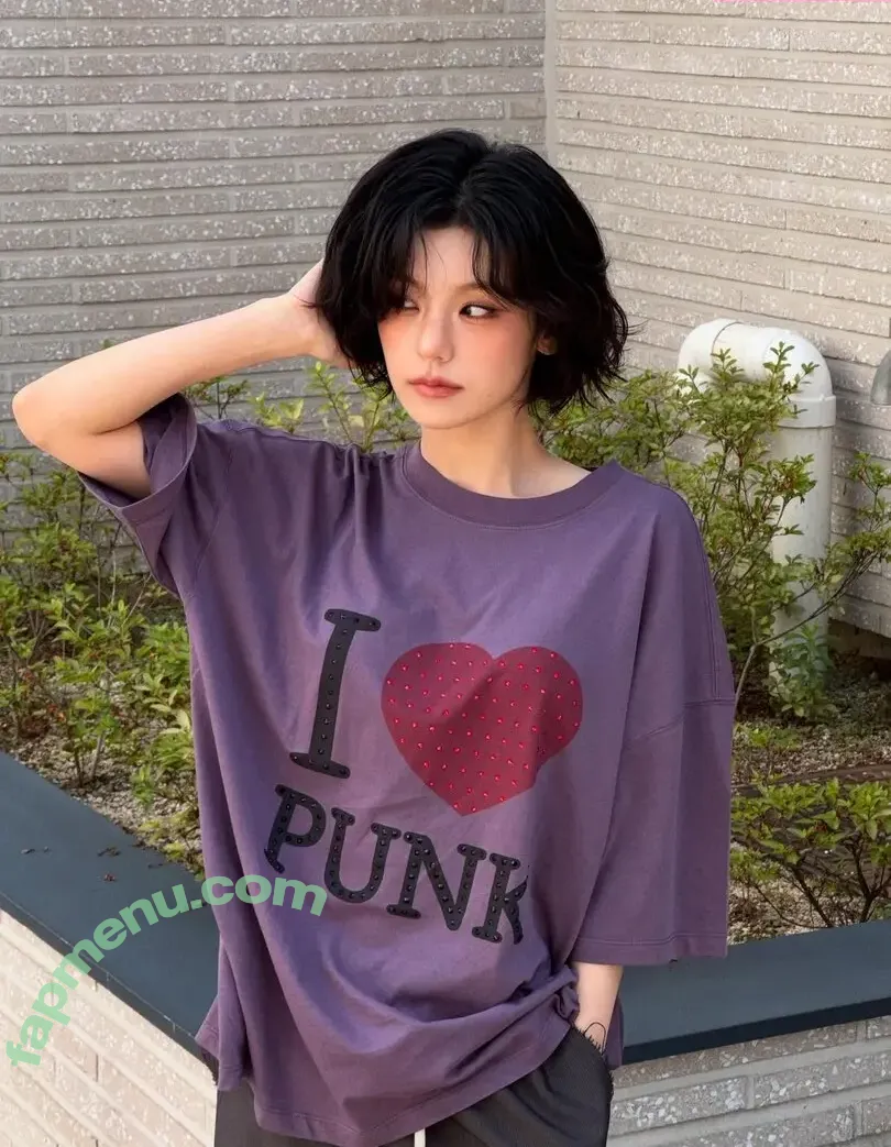 Yeji nude photo #0204 (Hwang Ye-ji / ITZY (예지 / yezyizhere)