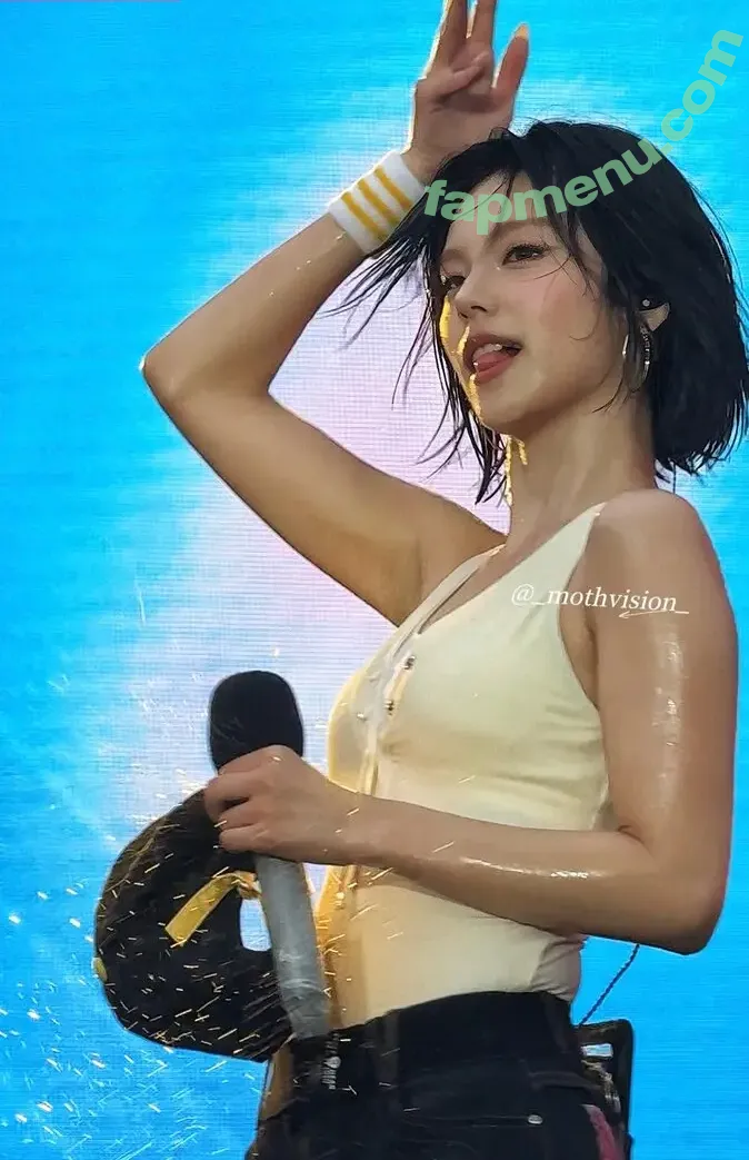 Yeji nude photo #0220 (Hwang Ye-ji / ITZY (예지 / yezyizhere)