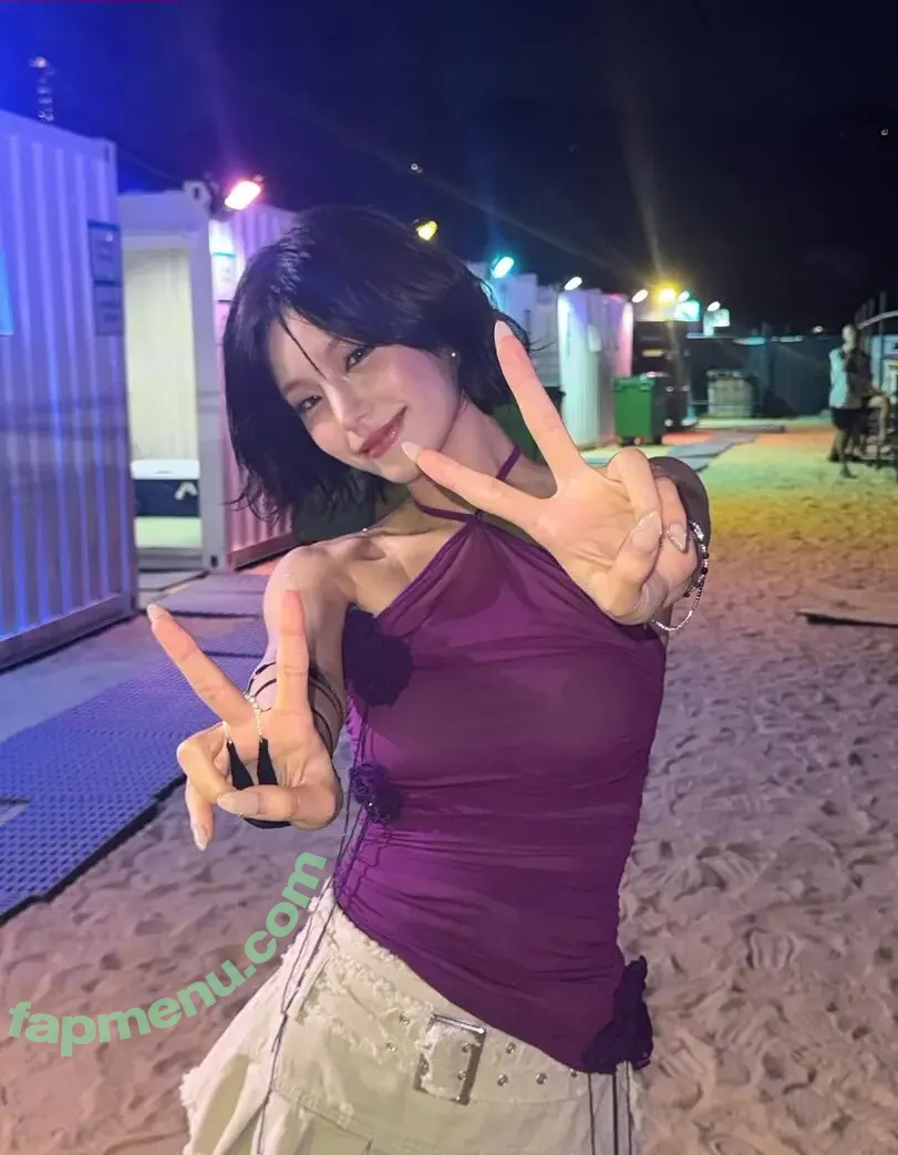 Yeji nude photo #0222 (Hwang Ye-ji / ITZY (예지 / yezyizhere)