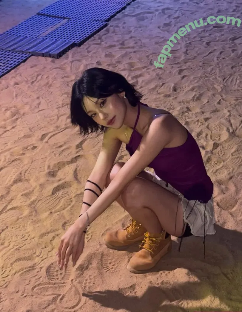 Yeji nude photo #0225 (Hwang Ye-ji / ITZY (예지 / yezyizhere)