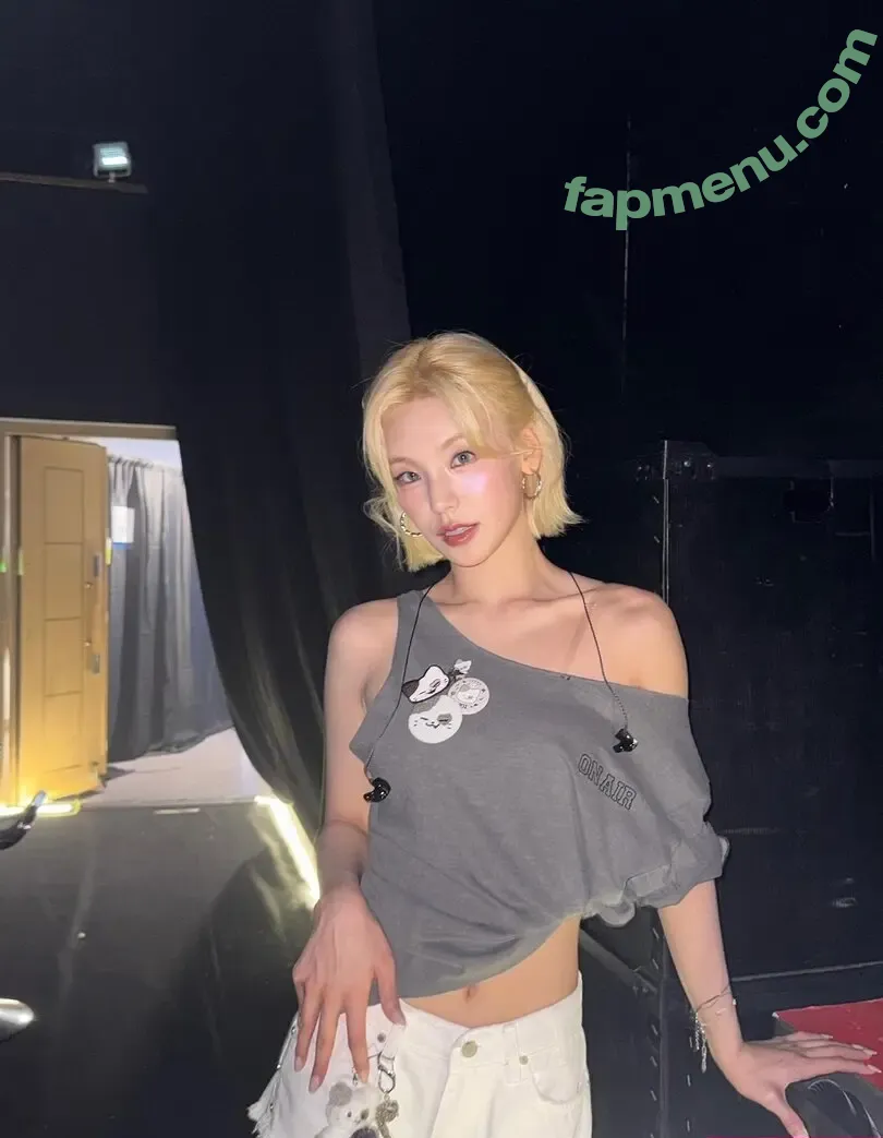 Yeji nude photo #0326 (Hwang Ye-ji / ITZY (예지 / yezyizhere)