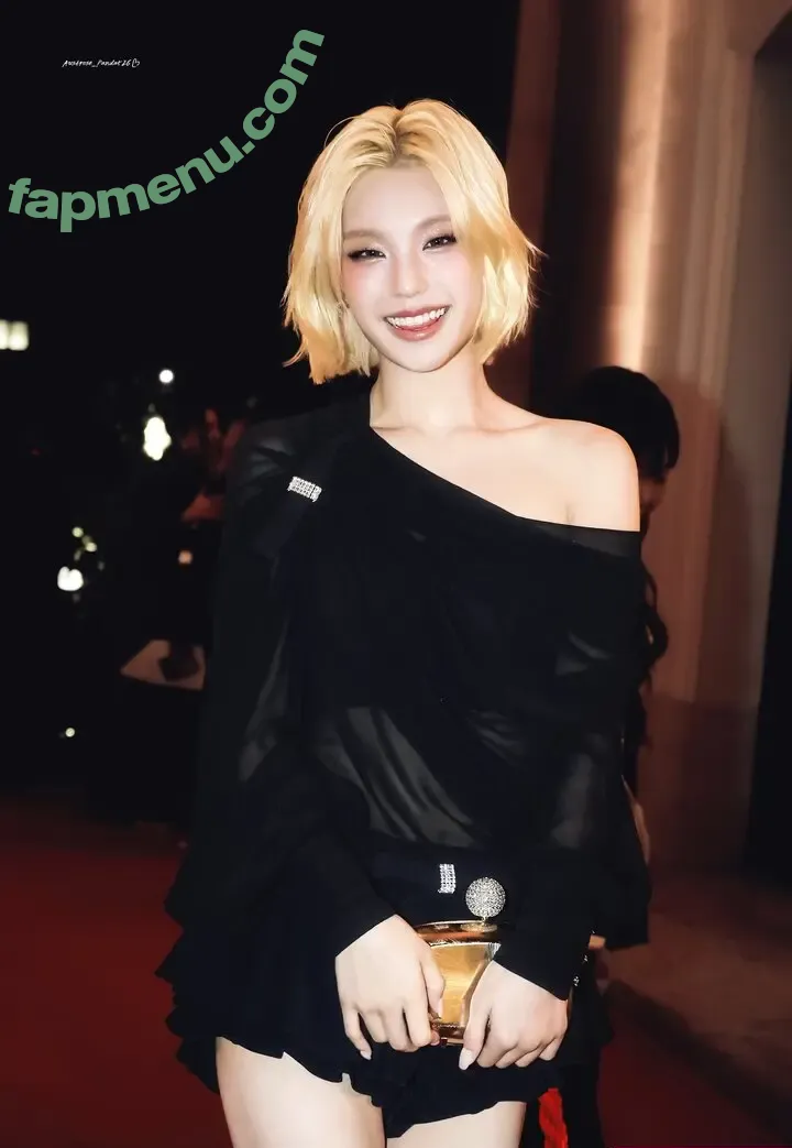 Yeji nude photo #0380 (Hwang Ye-ji / ITZY (예지 / yezyizhere)