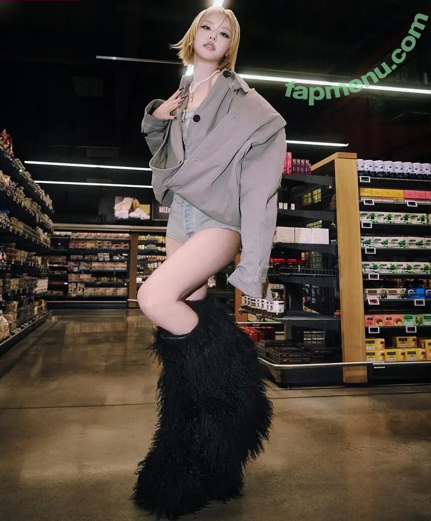 Yeji nude photo #0411 (Hwang Ye-ji / ITZY (예지 / yezyizhere)