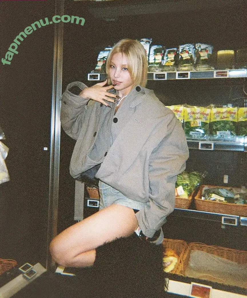 Yeji nude photo #0413 (Hwang Ye-ji / ITZY (예지 / yezyizhere)