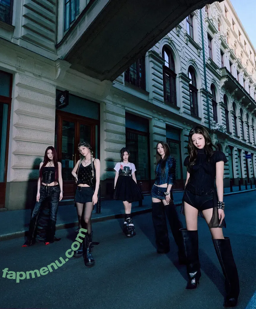 Yeji nude photo #0414 (Hwang Ye-ji / ITZY (예지 / yezyizhere)