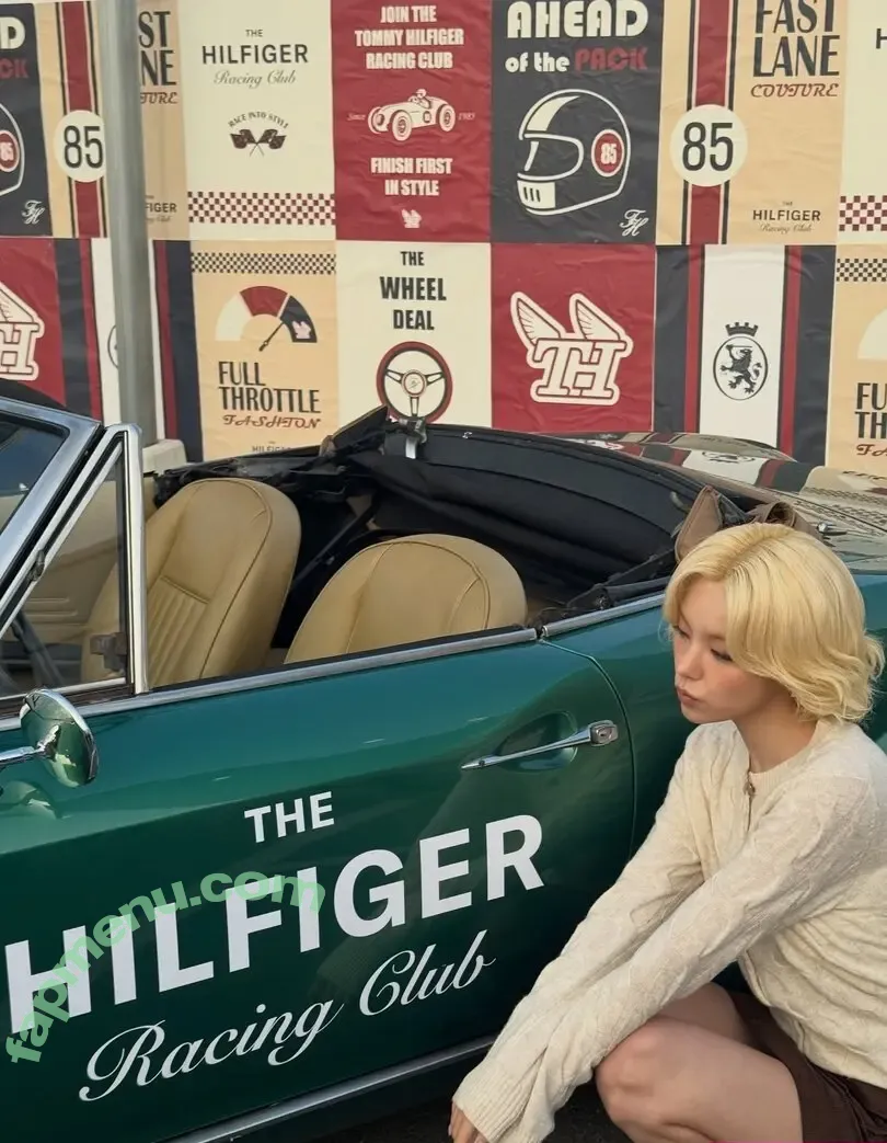 Yeji nude photo #0427 (Hwang Ye-ji / ITZY (예지 / yezyizhere)