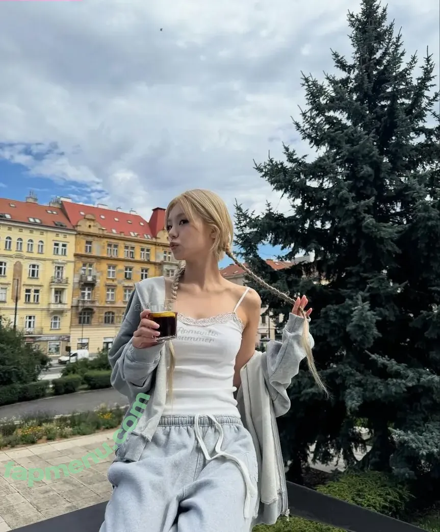 Yeji nude photo #0464 (Hwang Ye-ji / ITZY (예지 / yezyizhere)