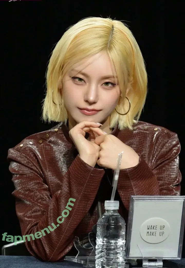 Yeji nude photo #0496 (Hwang Ye-ji / ITZY (예지 / yezyizhere)