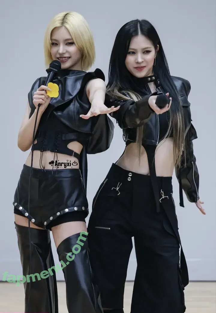 Yeji nude photo #0503 (Hwang Ye-ji / ITZY (예지 / yezyizhere)