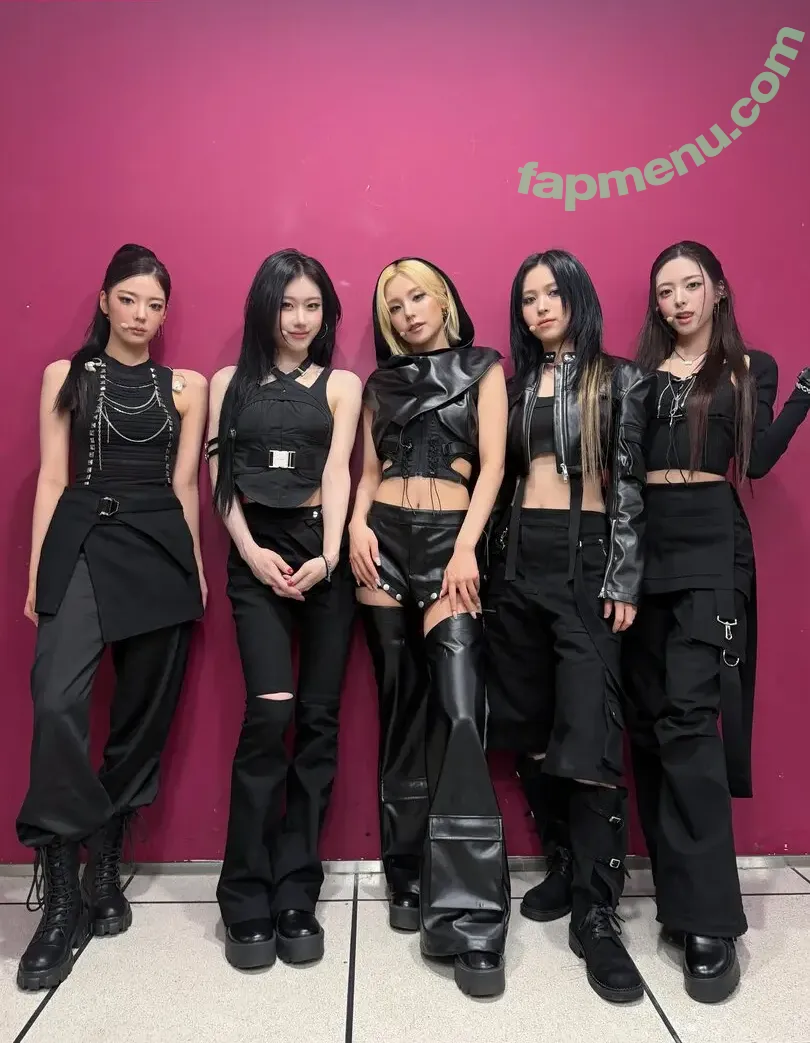 Yeji nude photo #0506 (Hwang Ye-ji / ITZY (예지 / yezyizhere)