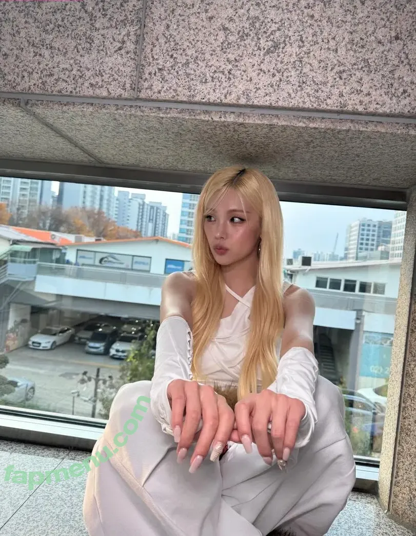 Yeji nude photo #0517 (Hwang Ye-ji / ITZY (예지 / yezyizhere)