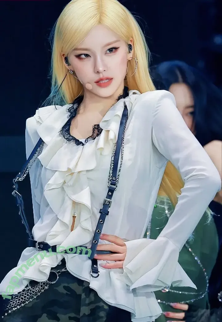 Yeji nude photo #0534 (Hwang Ye-ji / ITZY (예지 / yezyizhere)