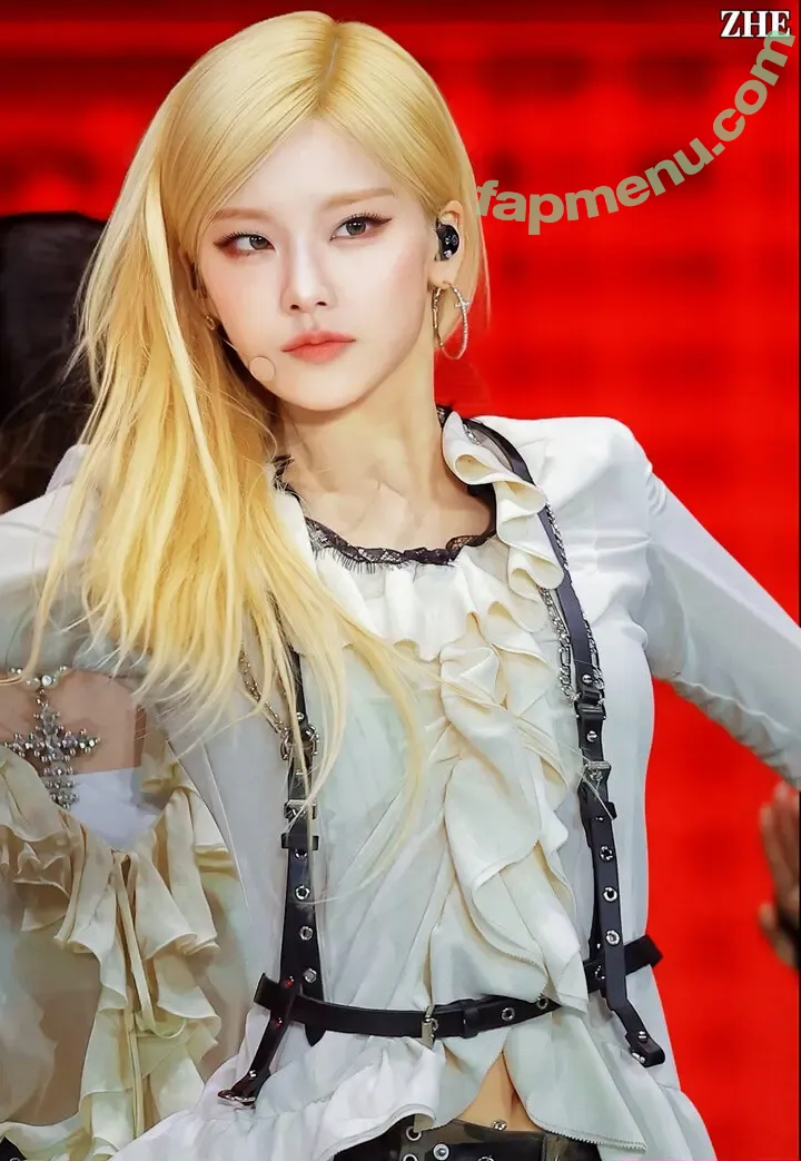 Yeji nude photo #0538 (Hwang Ye-ji / ITZY (예지 / yezyizhere)