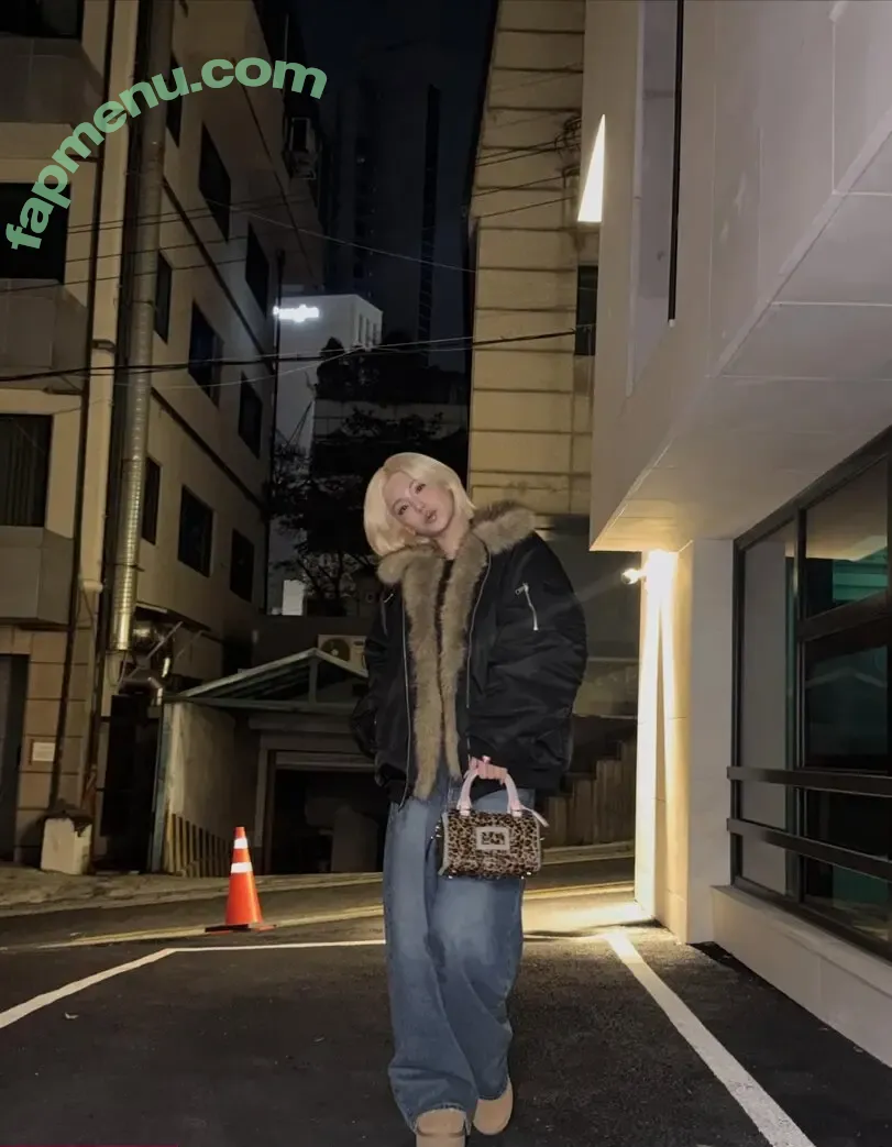 Yeji nude photo #0539 (Hwang Ye-ji / ITZY (예지 / yezyizhere)