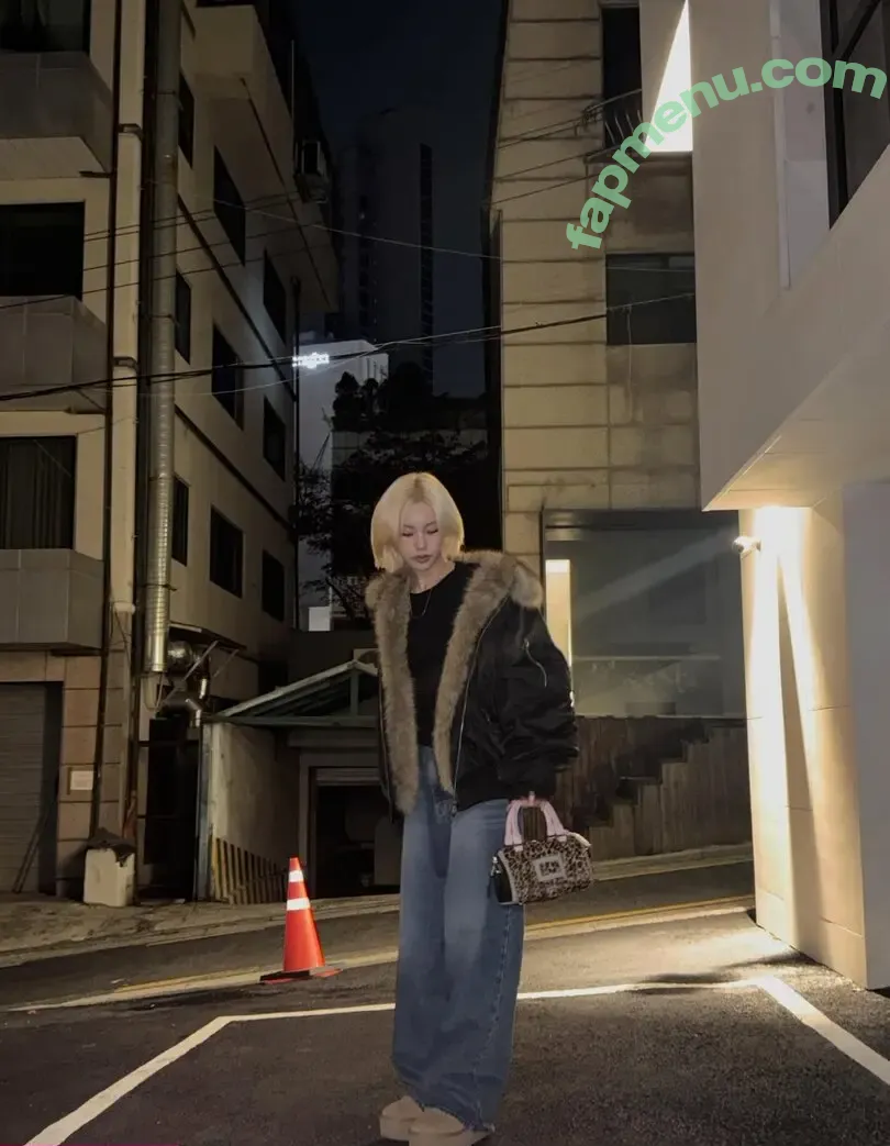 Yeji nude photo #0541 (Hwang Ye-ji / ITZY (예지 / yezyizhere)