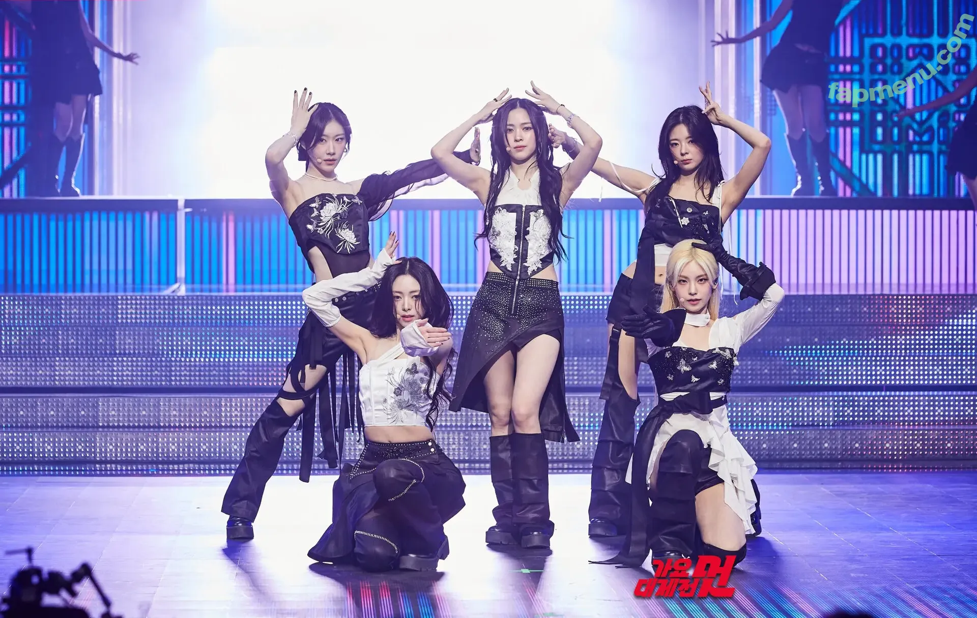 Yeji nude photo #0565 (Hwang Ye-ji / ITZY (예지 / yezyizhere)