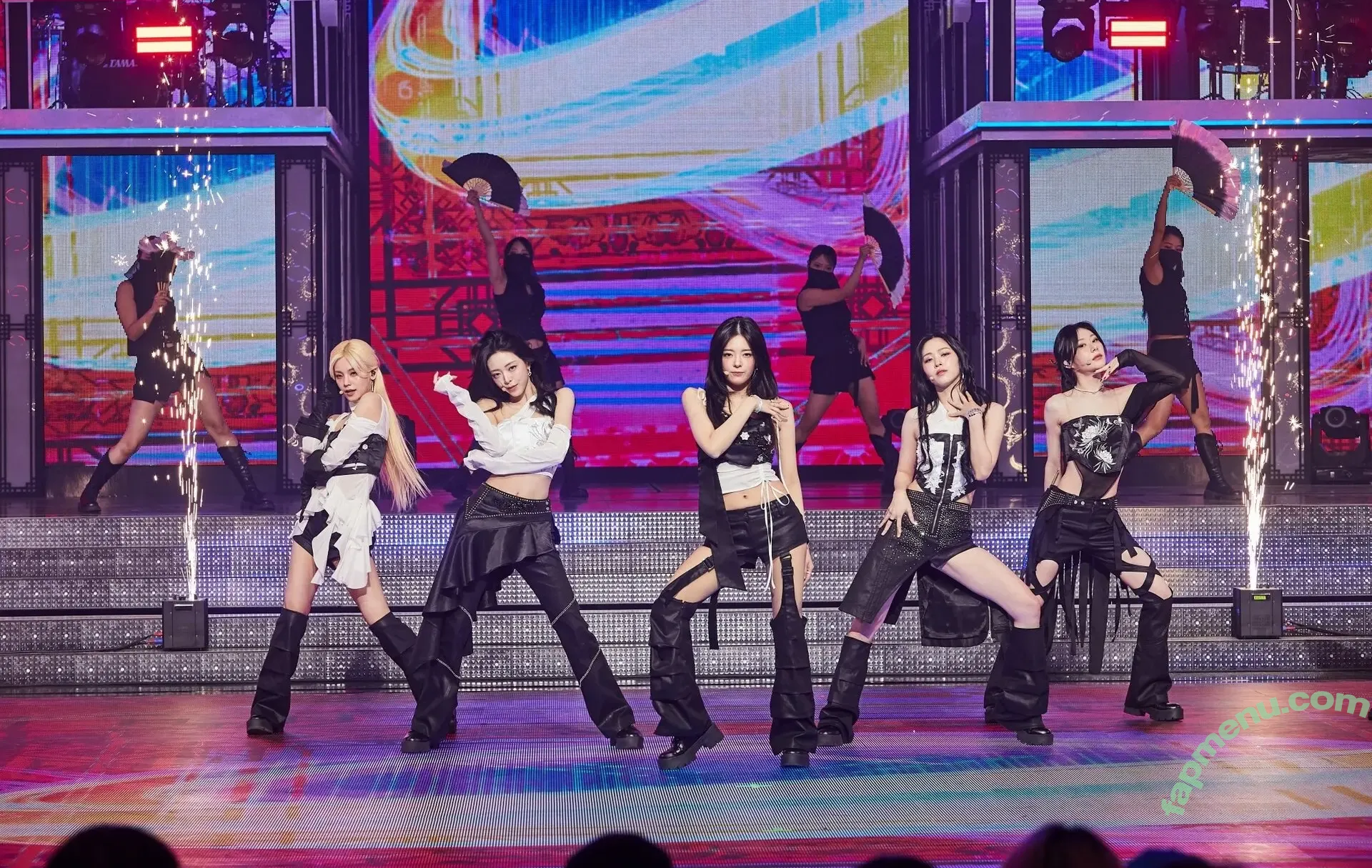 Yeji nude photo #0566 (Hwang Ye-ji / ITZY (예지 / yezyizhere)