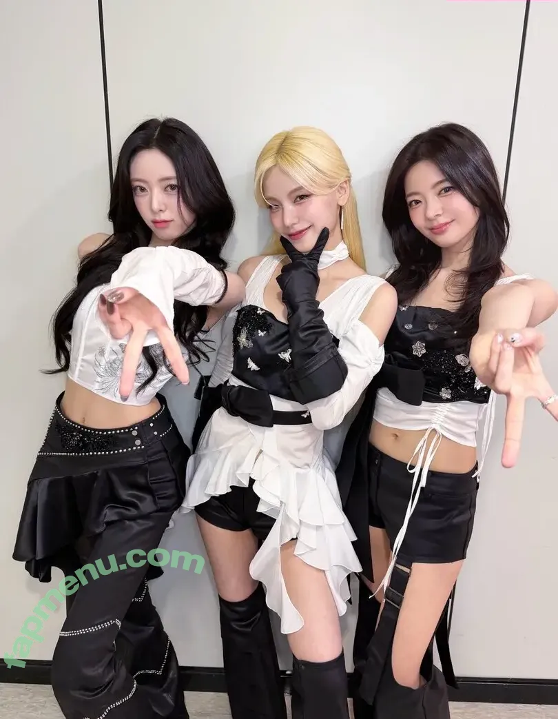 Yeji nude photo #0580 (Hwang Ye-ji / ITZY (예지 / yezyizhere)