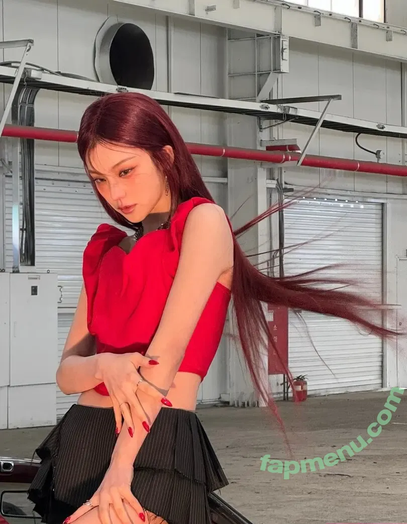 Yeji nude photo #0587 (Hwang Ye-ji / ITZY (예지 / yezyizhere)