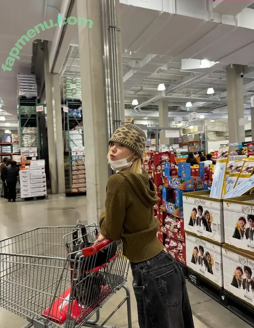 Yeji nude photo #0588 (Hwang Ye-ji / ITZY (예지 / yezyizhere)