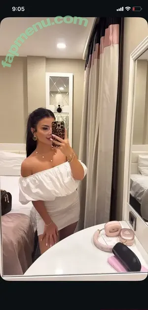 Yeliizdemiirr nude photo #0001