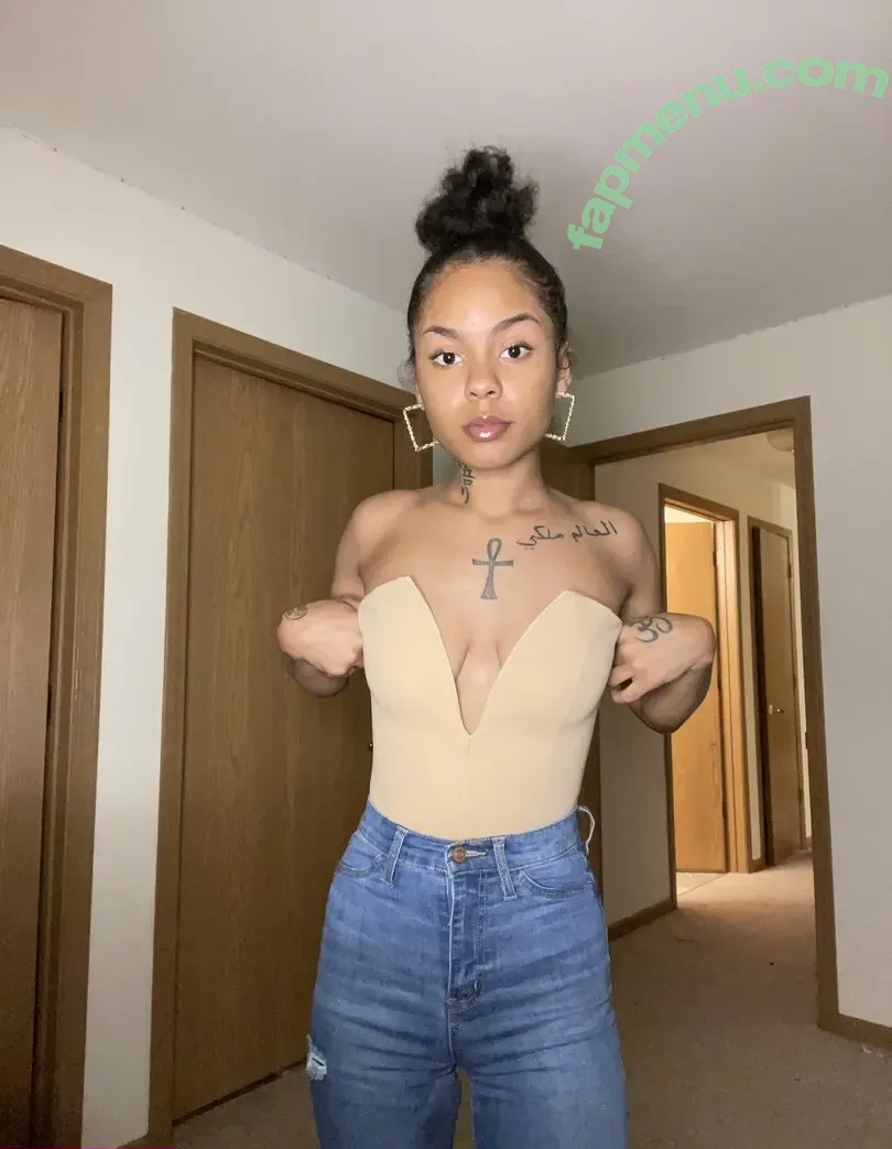 Yellacole nude photo #0022 ( / bbylayxo / bbylxya / bbylxyaa / prettyyellow)